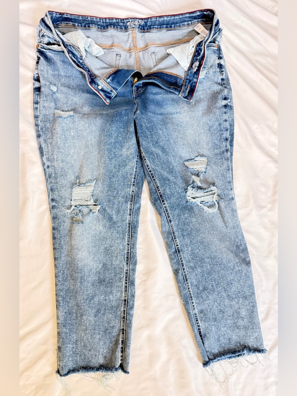 Women’s Light Blue Distressed Boyfriend Jeans - Relaxed Ripped Denim
